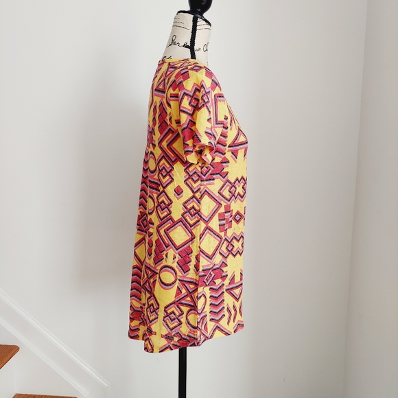 NWT LulaRoe Classic T Aztec Geometric Top Short Sleeve XS - Picture 4 of 5